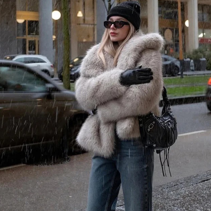 Women Fashion Icon - 2026 Winter Ikonischer Blogger-Mode Flauschiger Quadratischer